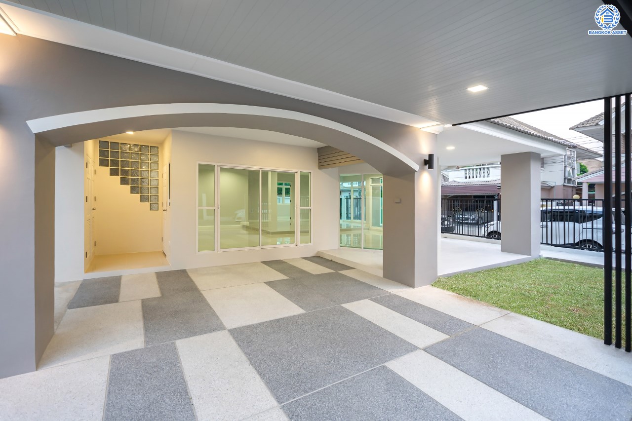 บ้านมือสองตกแต่งใหม่ ม.รัชชา2 บางใหญ่ หลังมุม เนื้อที่ 59 ตร.ว. ฟังก์ชัน 3 ห้องนอน 3 ห้องน้ำ 1 ห้องอเนกประสงค์ จอดรถได้ 2 คัน บนทำเลเชื่อมต่อถ.กาญจนาภิเษก ใกล้เซ็นทรัลเวสต์เกต ทางด่วน "กาญจนาภิเษก" และรถไฟฟ้าสายสีม่วง "สถานีตลาดบางใหญ่"